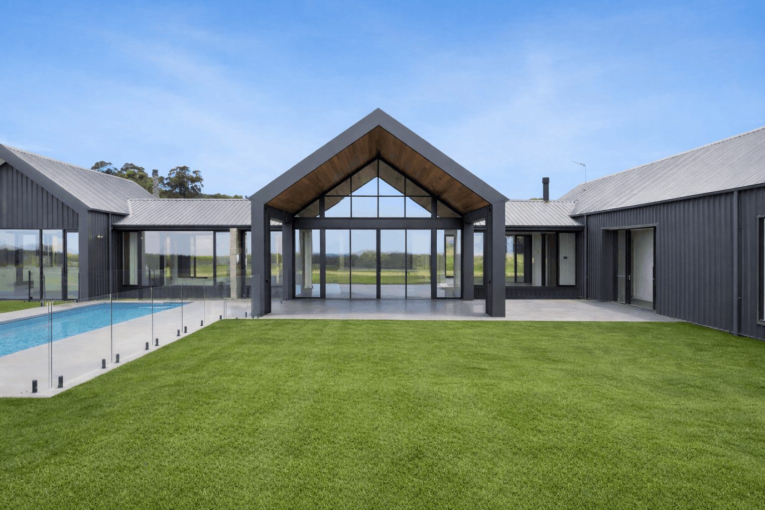 Musk country home, contemporary architectural rural retreat