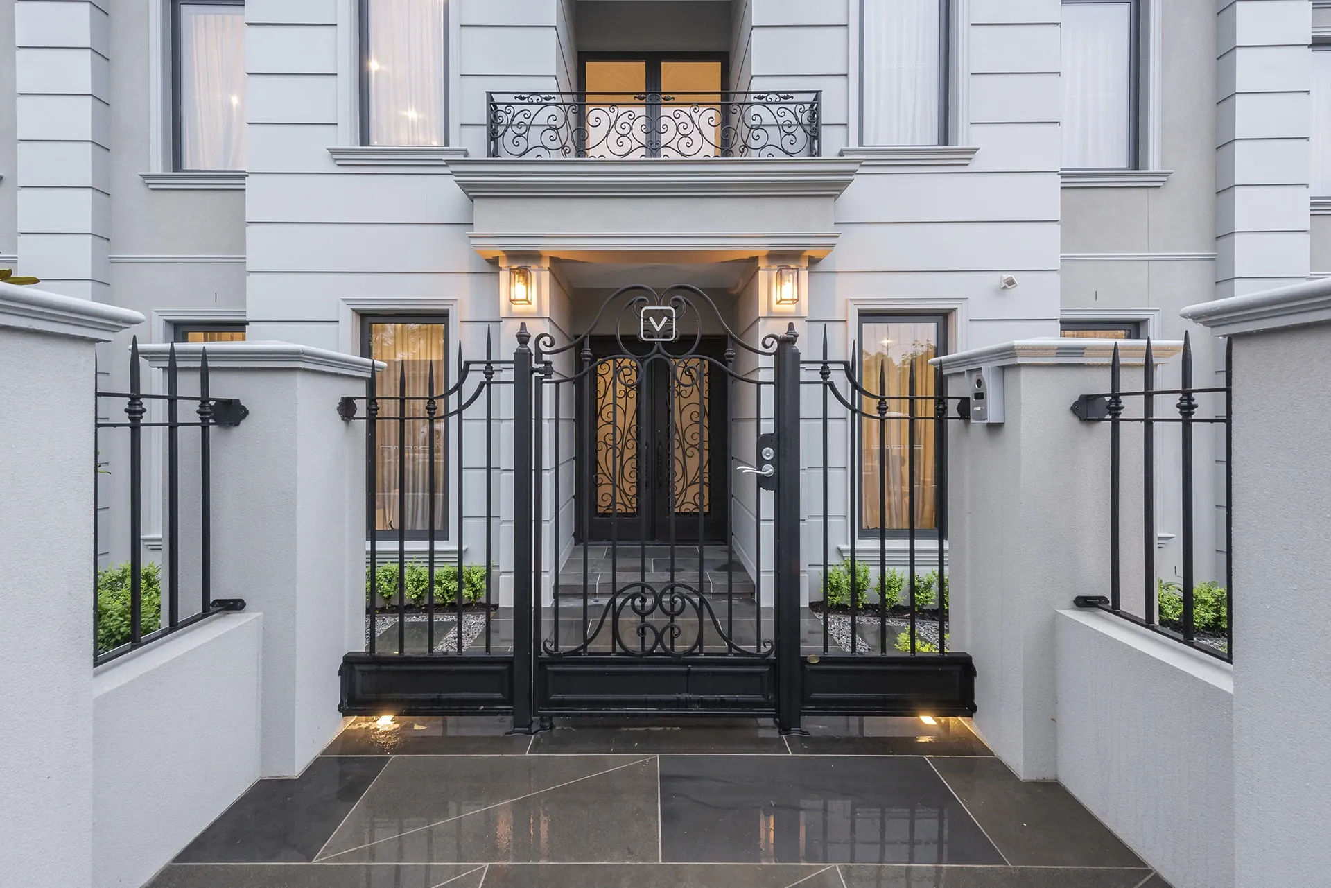 Knockdown rebuild Melbourne, Varcon Group outdoor entertaining area
